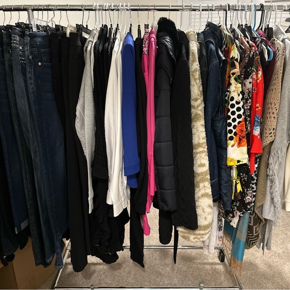 Mystery box 5 items sizes vary Women’s
X large NWT Excellent condition - Picture 5 of 6